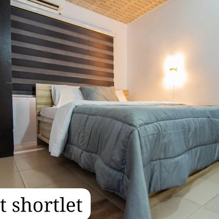 Synott Apartment Ikeja Eksteriør bilde