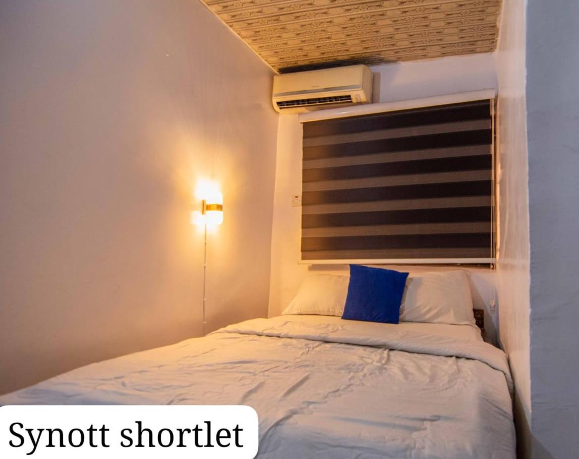 Synott Apartment Ikeja Eksteriør bilde
