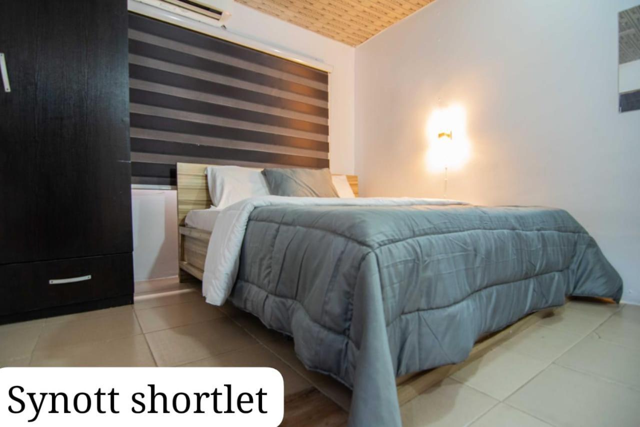 Synott Apartment Ikeja Eksteriør bilde